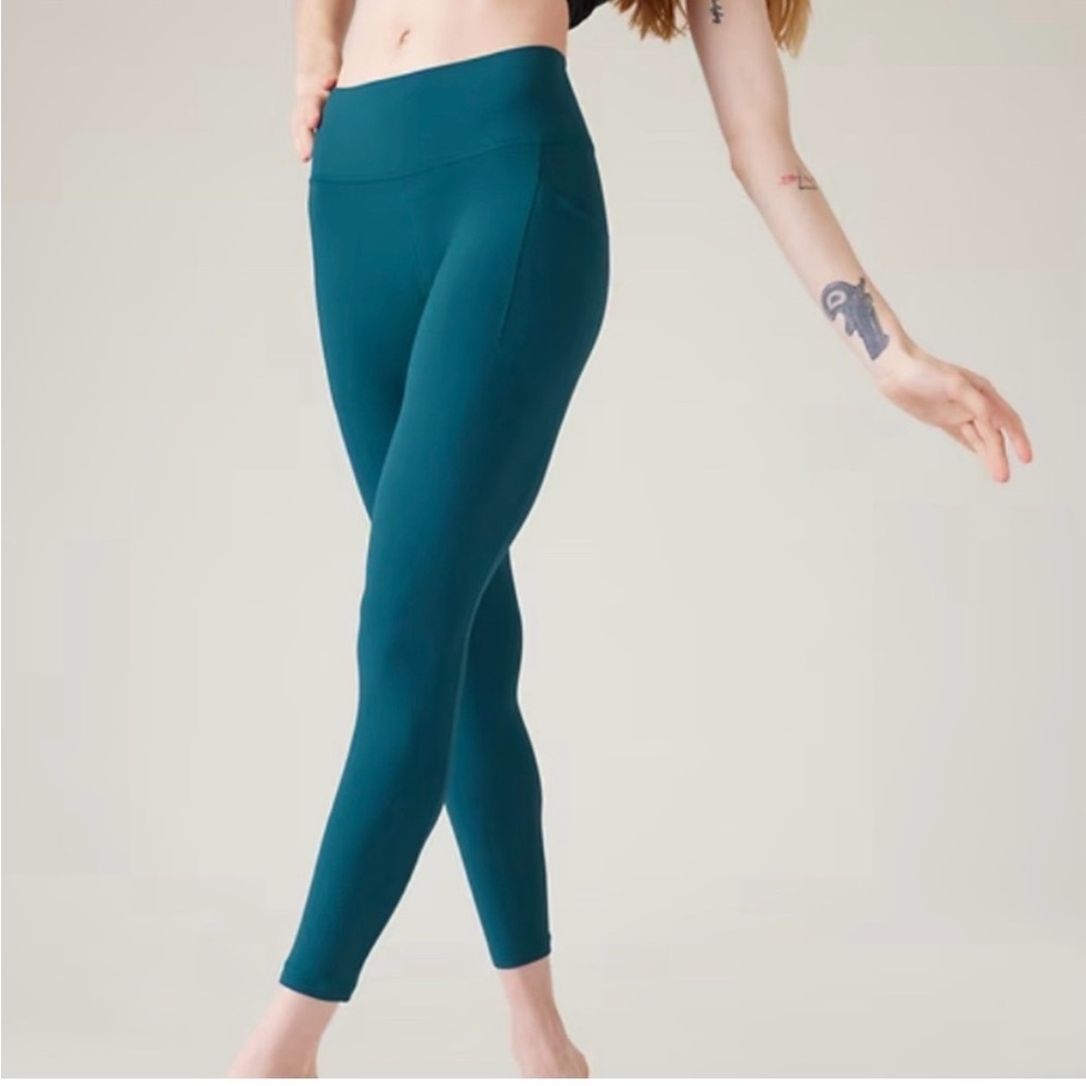 Athleta Salutation Stash Tight
